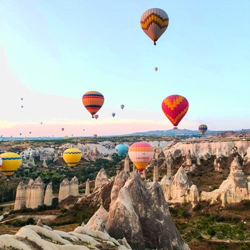 Balloons over Cappadocia, Turkey Balloons over Cappadocia, Turkey